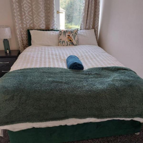 4 Double Bedroom House in Accrington sleeps 6